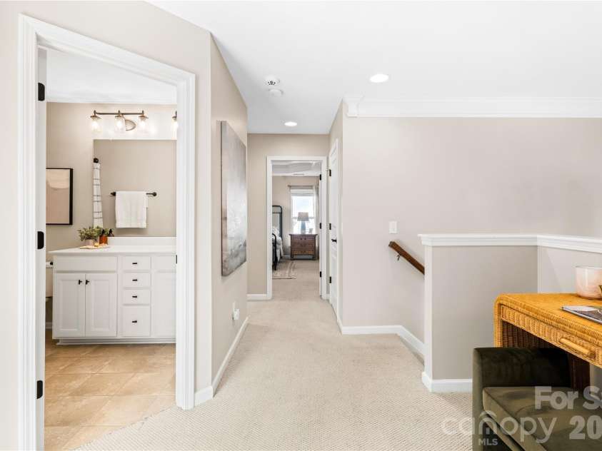 4350 Park South Station Boulevard, Charlotte, NC 28210.  MLS# CAR4429602, YatesRealty ID 16453. 
