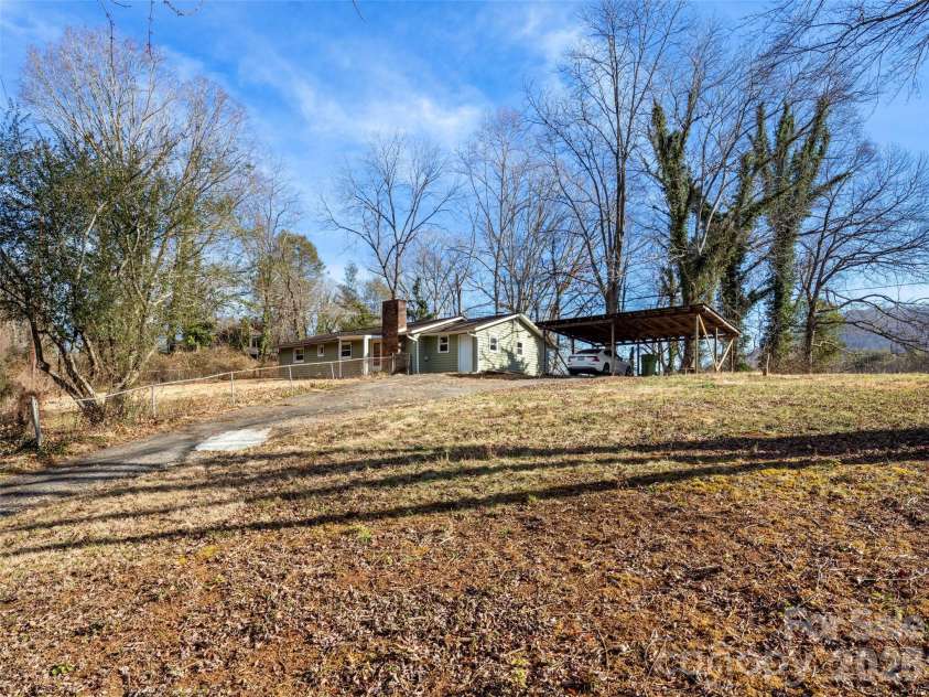 45 Gash Farm Road, Asheville, NC 28805.  MLS# CAR4339875, YatesRealty ID 16455. 