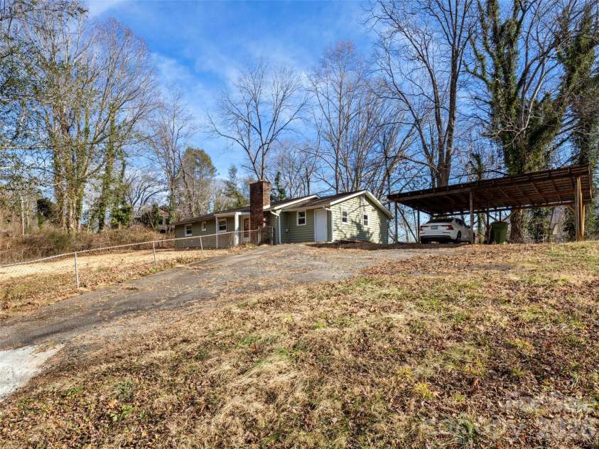 45 Gash Farm Road, Asheville, NC 28805.  MLS# CAR4339875, YatesRealty ID 16455. 