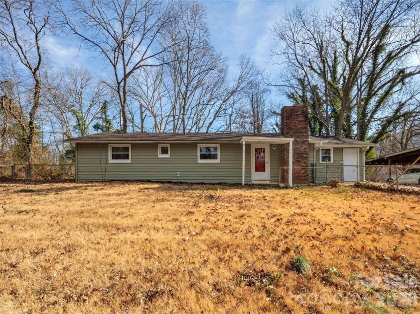 45 Gash Farm Road, Asheville, NC 28805.  MLS# CAR4339875, YatesRealty ID 16455. 