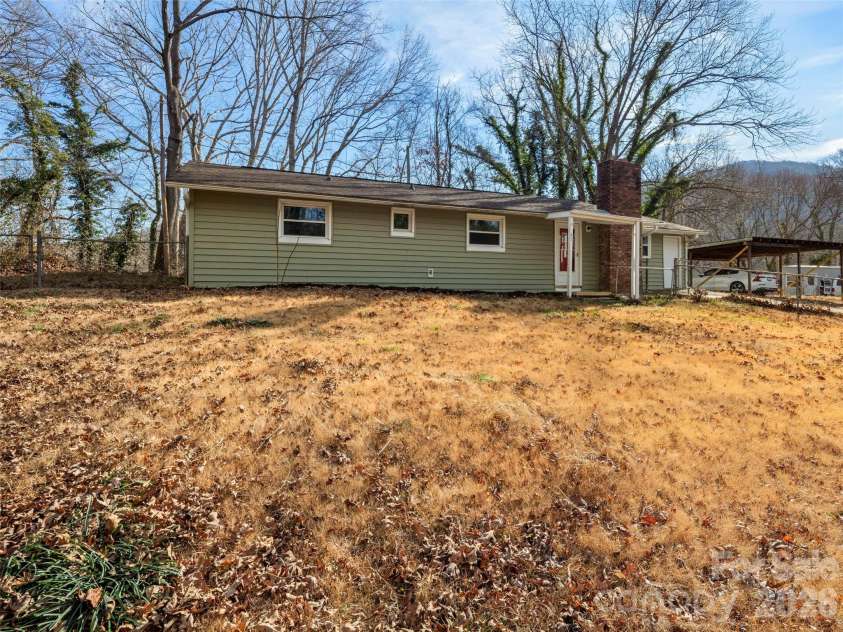 45 Gash Farm Road, Asheville, NC 28805.  MLS# CAR4339875, YatesRealty ID 16455. 