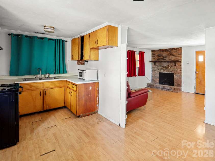 45 Gash Farm Road, Asheville, NC 28805.  MLS# CAR4339875, YatesRealty ID 16455. 