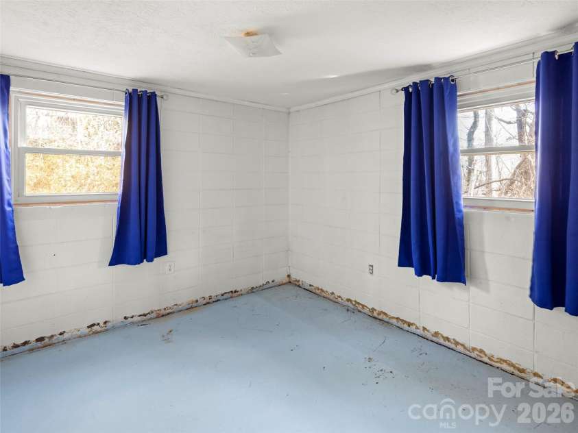 45 Gash Farm Road, Asheville, NC 28805.  MLS# CAR4339875, YatesRealty ID 16455. 