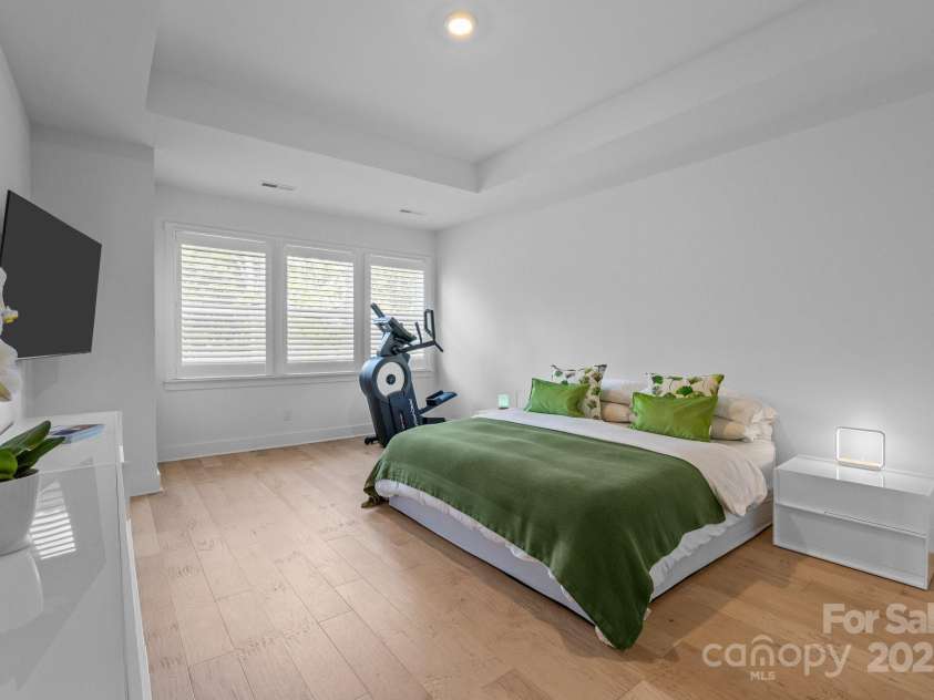 6032 Corbin Woods Court, Charlotte, NC 28226.  MLS# CAR4263567, YatesRealty ID 16456. Primary Bedroom, So Much Light!