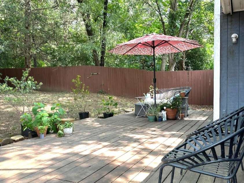 11421 Kingfisher Drive, Charlotte, NC 28226.  MLS# CAR4264389, YatesRealty ID 16457. 