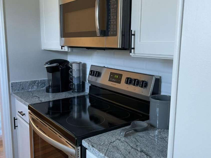 11421 Kingfisher Drive, Charlotte, NC 28226.  MLS# CAR4264389, YatesRealty ID 16457. 