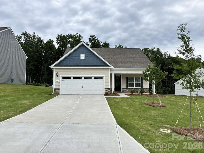 101 Rills Crossing Way, Troutman, NC 28166.  MLS# CAR4322119, YatesRealty ID 16458. 