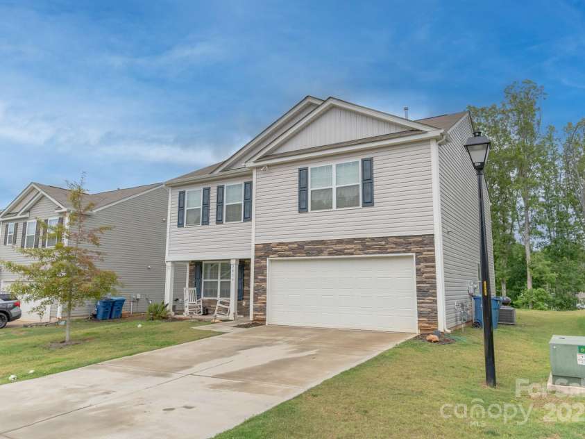 2859 Sherrills Stream Drive, Sherrills Ford, NC 28673.  MLS# CAR4264801, YatesRealty ID 16458. Front/Side