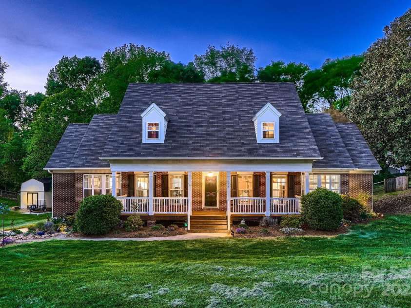 308 Valhalla Drive, Harrisburg, NC 28075.  MLS# CAR4247258, YatesRealty ID 16459. 