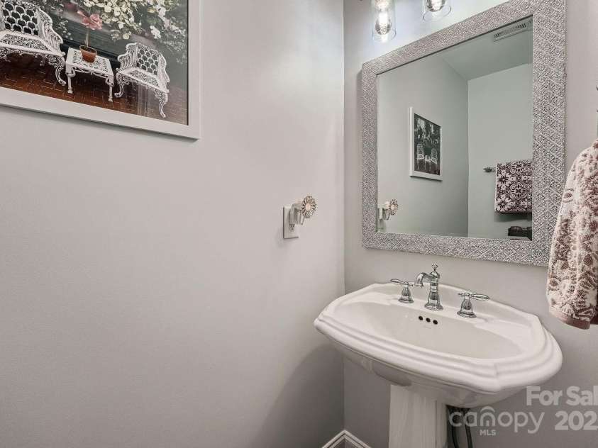 308 Valhalla Drive, Harrisburg, NC 28075.  MLS# CAR4247258, YatesRealty ID 16459. 