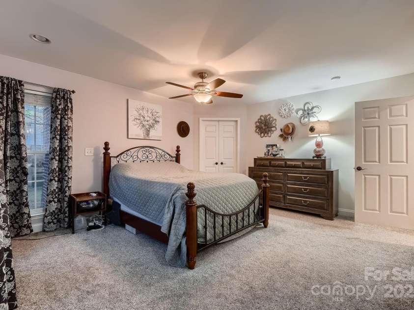 308 Valhalla Drive, Harrisburg, NC 28075.  MLS# CAR4247258, YatesRealty ID 16459. 