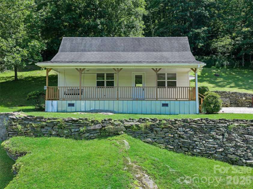 427 Johnson Cemetery Road, Bakersville, NC 28705.  MLS# CAR4239752, YatesRealty ID 16459. 