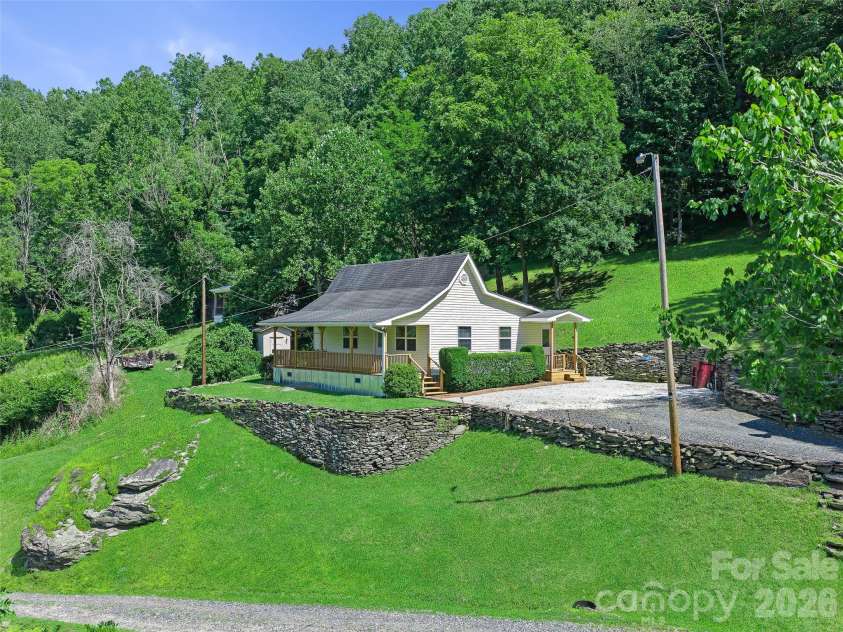 427 Johnson Cemetery Road, Bakersville, NC 28705.  MLS# CAR4239752, YatesRealty ID 16459. 