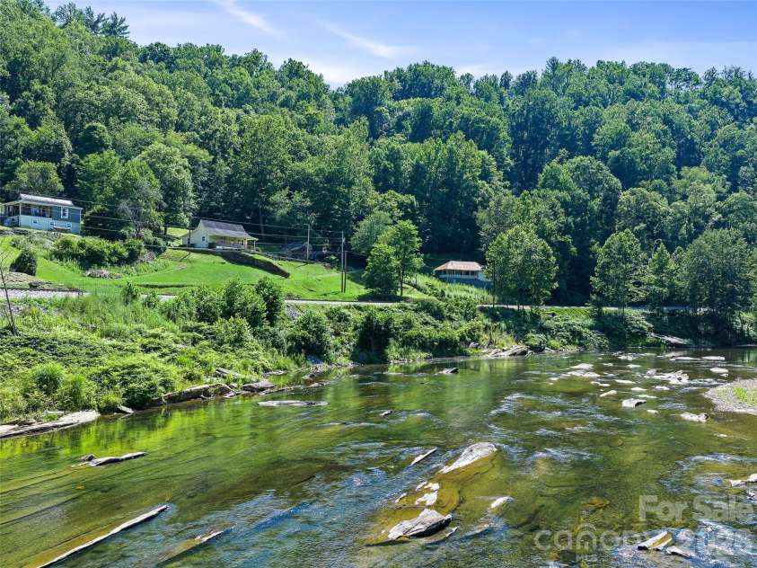 427 Johnson Cemetery Road, Bakersville, NC 28705.  MLS# CAR4239752, YatesRealty ID 16459. 