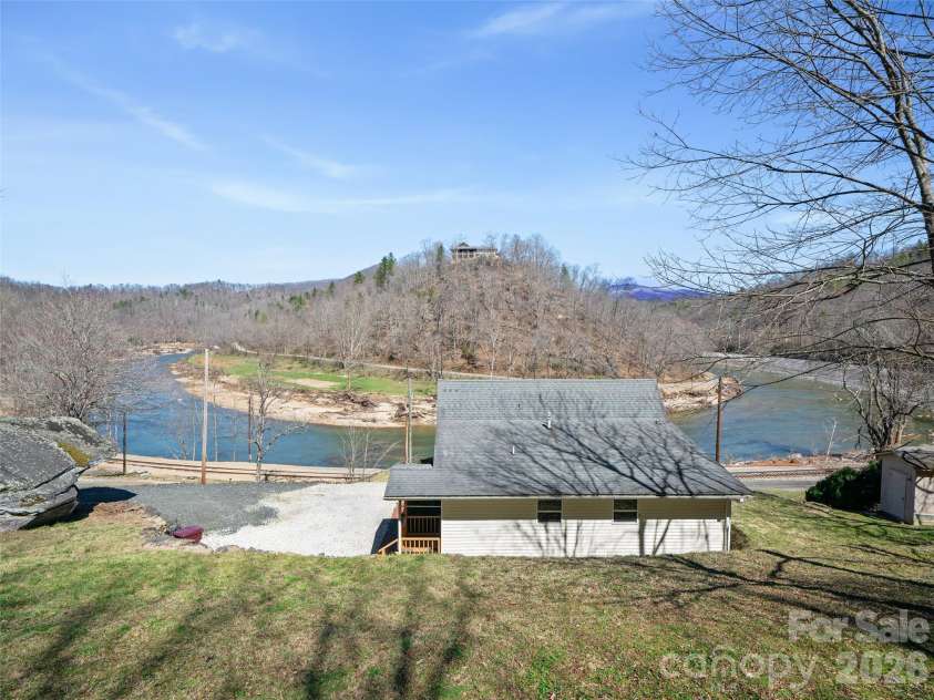 427 Johnson Cemetery Road, Bakersville, NC 28705.  MLS# CAR4239752, YatesRealty ID 16459. 