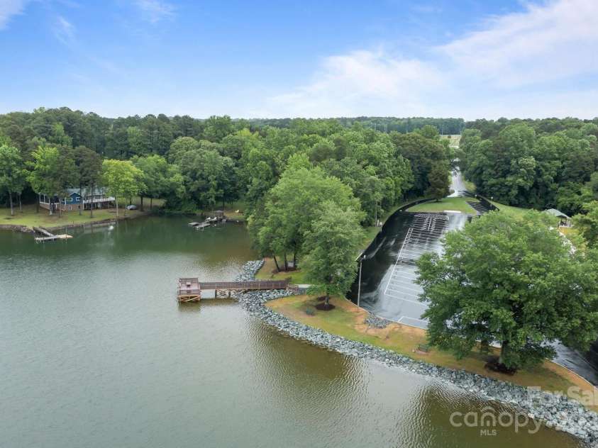 144 Sea Trail Drive, Mooresville, NC 28117.  MLS# CAR4258529, YatesRealty ID 16461. 