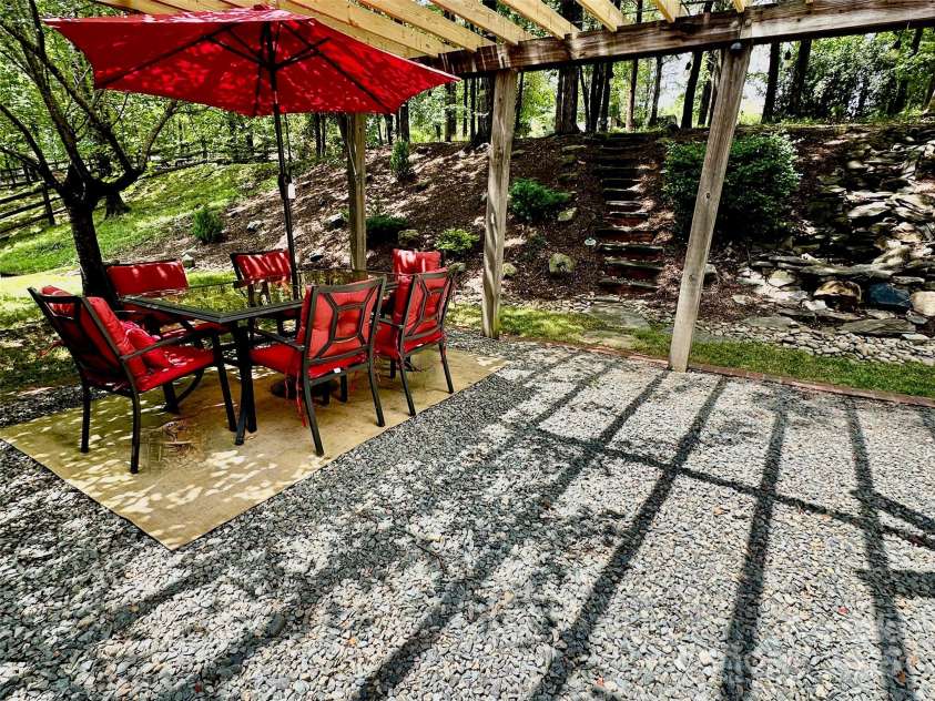 1230 Somersby Lane, Matthews, NC 28105.  MLS# CAR4265331, YatesRealty ID 16463. 