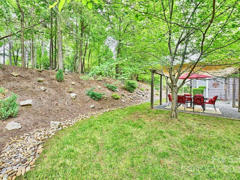 1230 Somersby Lane, Matthews, NC 28105.  MLS# CAR4265331, YatesRealty ID 16463. 