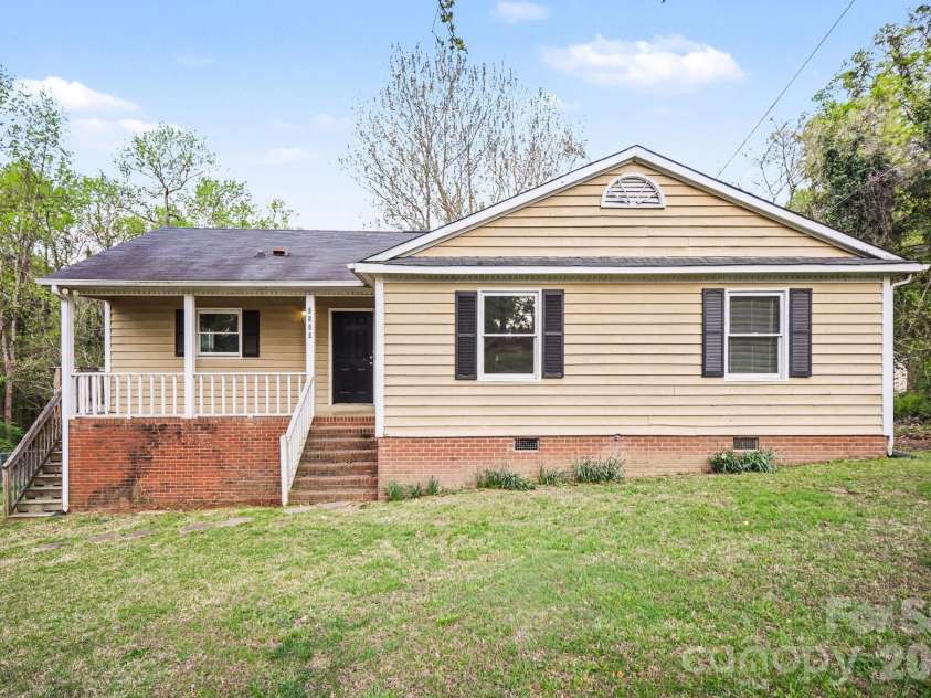 2528 Burkholder Road, Charlotte, NC 28214.  MLS# CAR4362920, YatesRealty ID 16463. 