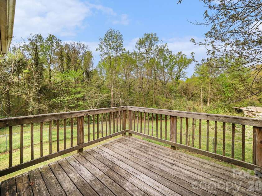 2528 Burkholder Road, Charlotte, NC 28214.  MLS# CAR4362920, YatesRealty ID 16463. 