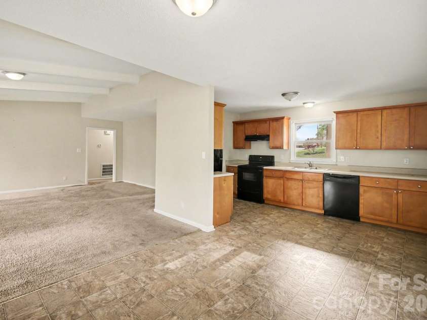 2528 Burkholder Road, Charlotte, NC 28214.  MLS# CAR4362920, YatesRealty ID 16463. 