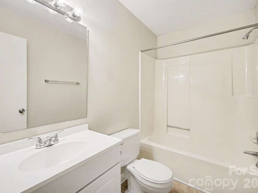 2528 Burkholder Road, Charlotte, NC 28214.  MLS# CAR4362920, YatesRealty ID 16463. 