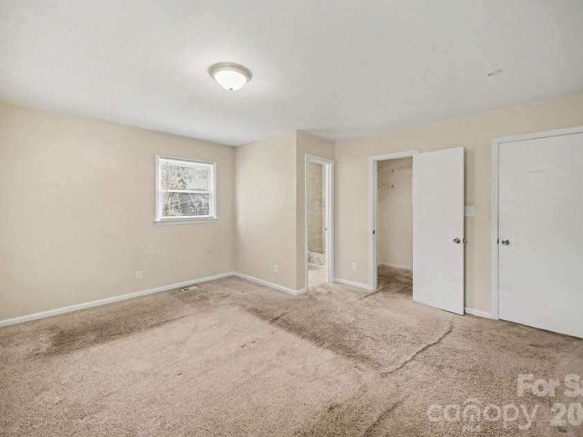 2528 Burkholder Road, Charlotte, NC 28214.  MLS# CAR4362920, YatesRealty ID 16463. 
