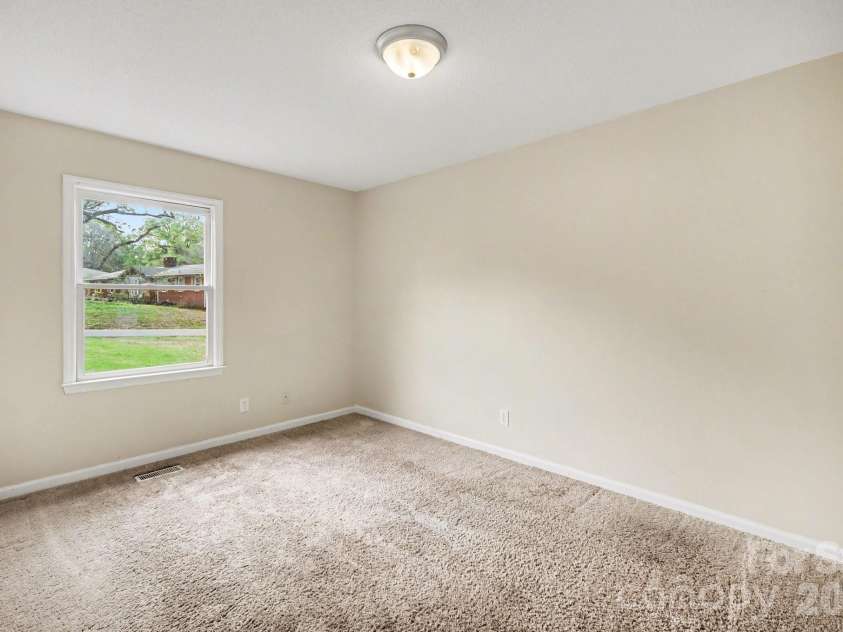 2528 Burkholder Road, Charlotte, NC 28214.  MLS# CAR4362920, YatesRealty ID 16463. 