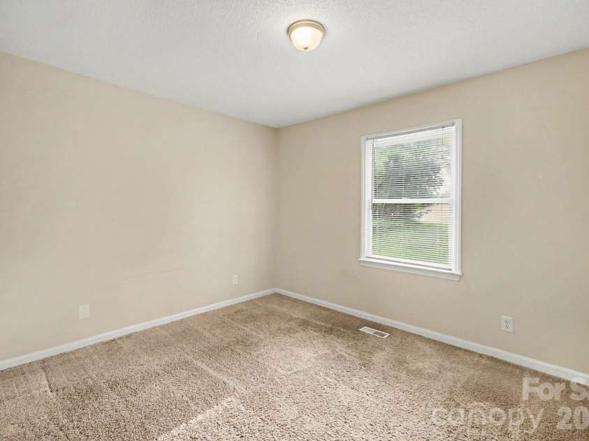 2528 Burkholder Road, Charlotte, NC 28214.  MLS# CAR4362920, YatesRealty ID 16463. 