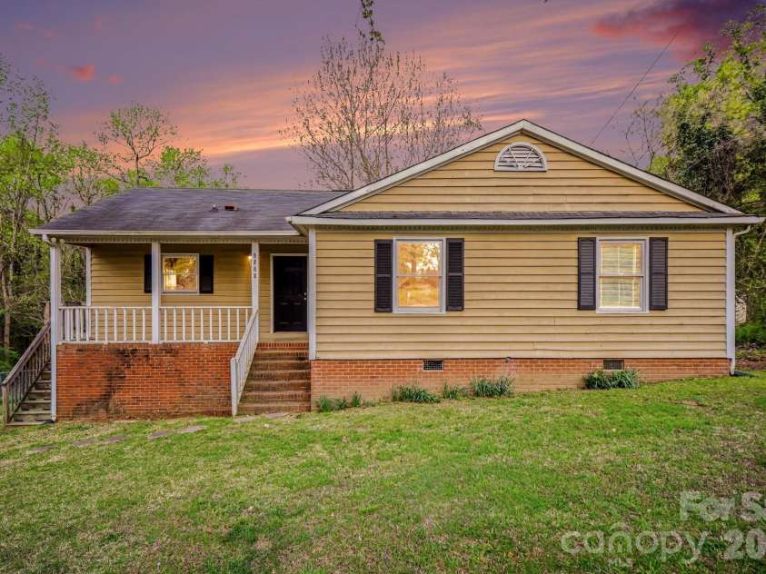 2528 Burkholder Road, Charlotte, NC 28214.  MLS# CAR4362920, YatesRealty ID 16463. 