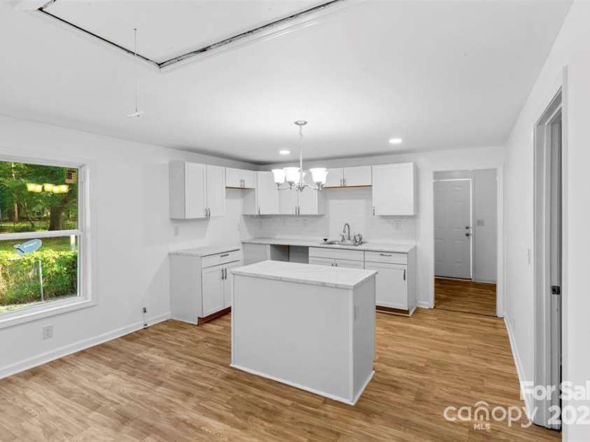 332 Mountain View Street, Gastonia, NC 28052.  MLS# CAR4223225, YatesRealty ID 16464. 