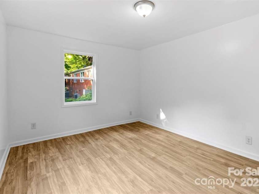 332 Mountain View Street, Gastonia, NC 28052.  MLS# CAR4223225, YatesRealty ID 16464. 