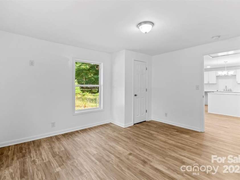 332 Mountain View Street, Gastonia, NC 28052.  MLS# CAR4223225, YatesRealty ID 16464. 