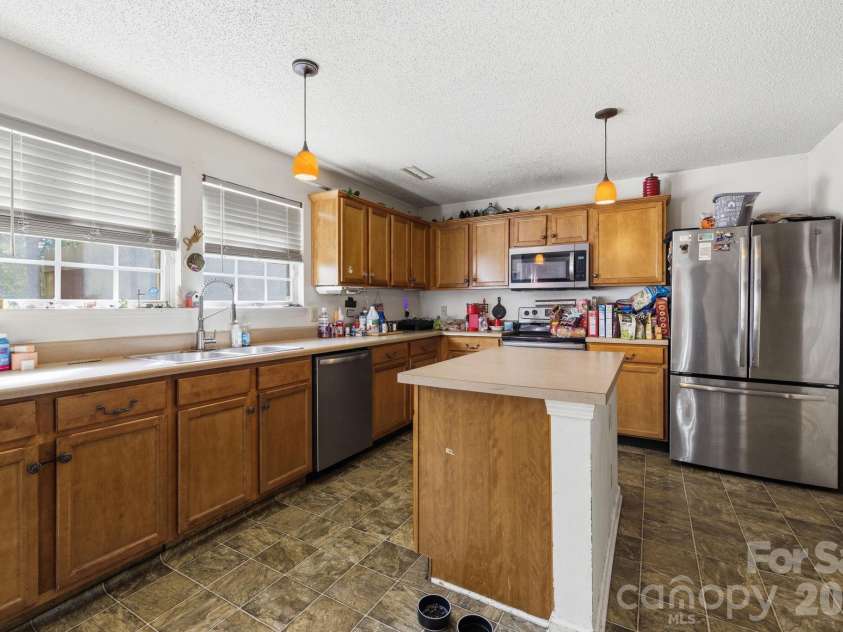 2028 Harrison Park Drive, Waxhaw, NC 28173.  MLS# CAR4367987, YatesRealty ID 16465. 