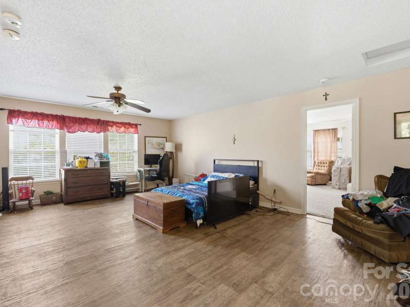 2028 Harrison Park Drive, Waxhaw, NC 28173.  MLS# CAR4367987, YatesRealty ID 16465. 