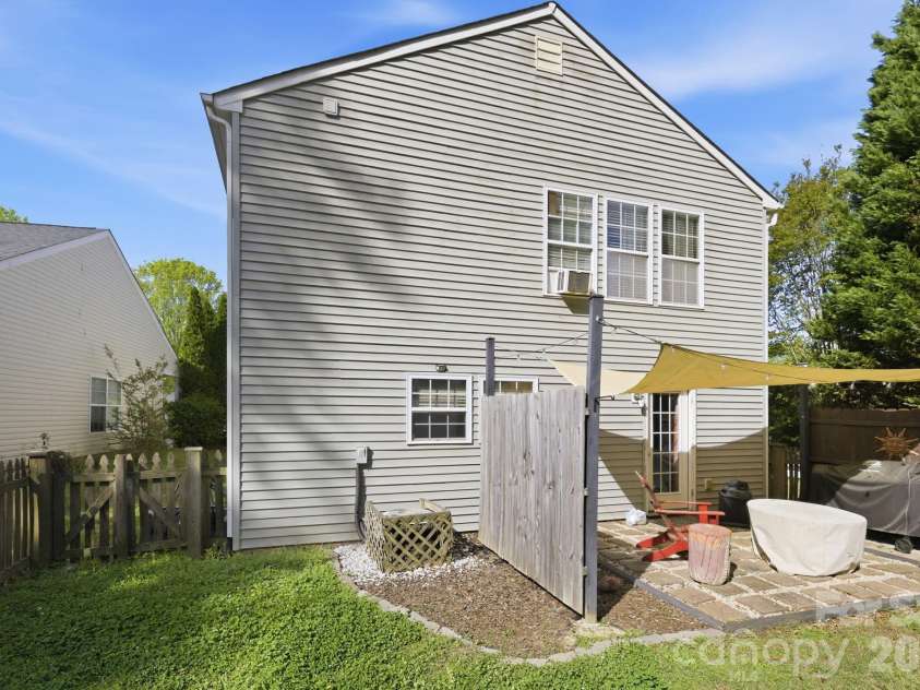 2028 Harrison Park Drive, Waxhaw, NC 28173.  MLS# CAR4367987, YatesRealty ID 16465. 