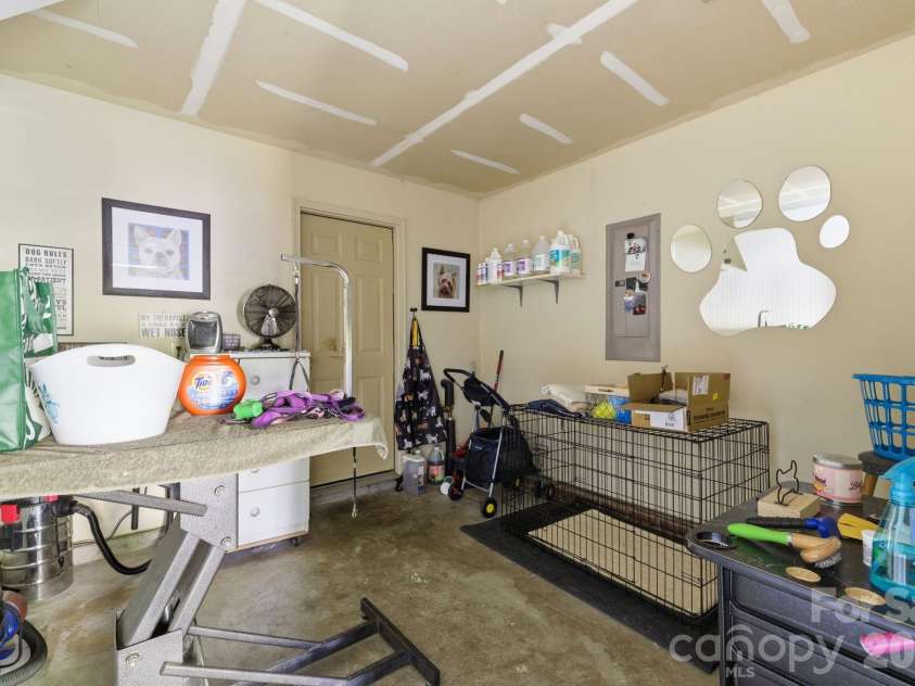 2028 Harrison Park Drive, Waxhaw, NC 28173.  MLS# CAR4367987, YatesRealty ID 16465. Single car garage