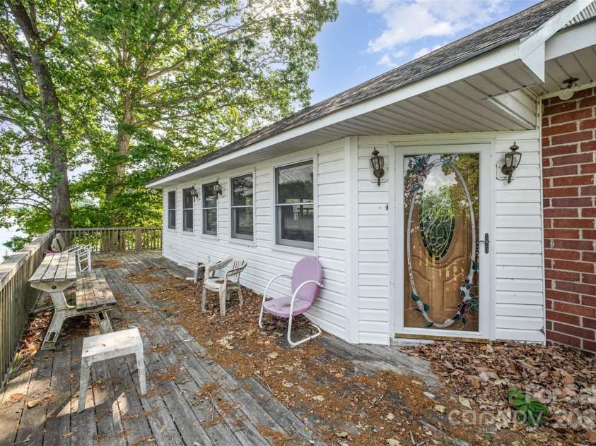 565 Shore Acres Road, Salisbury, NC 28146.  MLS# CAR4253586, YatesRealty ID 16465. 