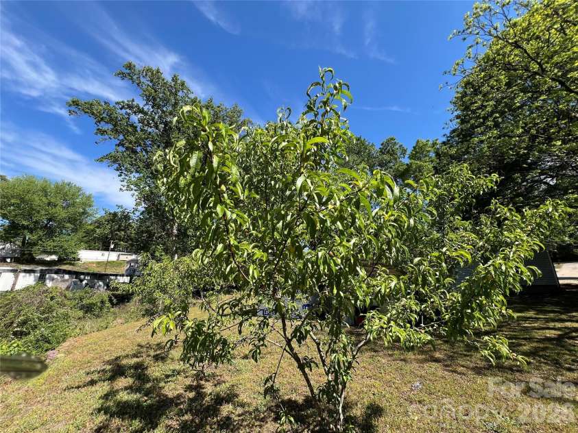 511 Murphy Street, Kannapolis, NC 28081.  MLS# CAR4370787, YatesRealty ID 16466. 