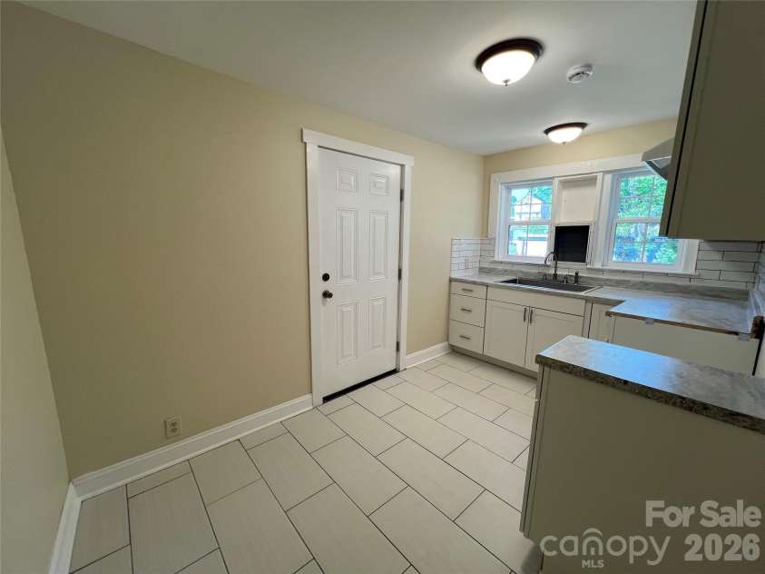 511 Murphy Street, Kannapolis, NC 28081.  MLS# CAR4370787, YatesRealty ID 16466. 