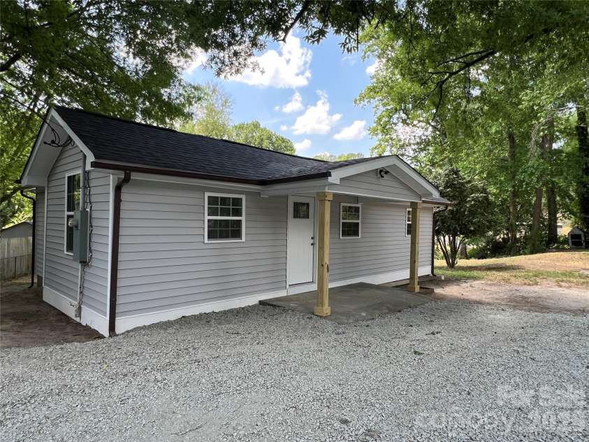 511 Murphy Street, Kannapolis, NC 28081.  MLS# CAR4370787, YatesRealty ID 16466. 