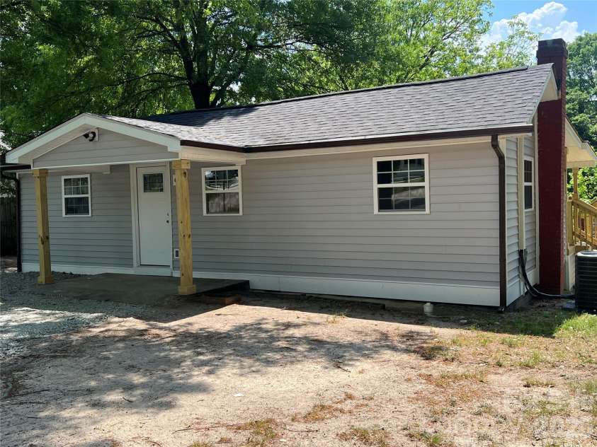 511 Murphy Street, Kannapolis, NC 28081.  MLS# CAR4370787, YatesRealty ID 16466. 