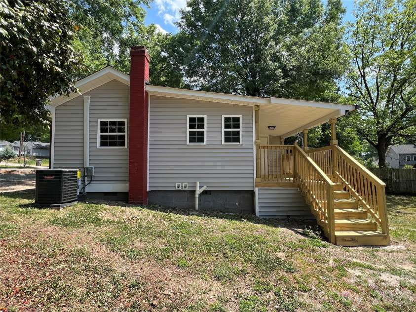 511 Murphy Street, Kannapolis, NC 28081.  MLS# CAR4370787, YatesRealty ID 16466. 