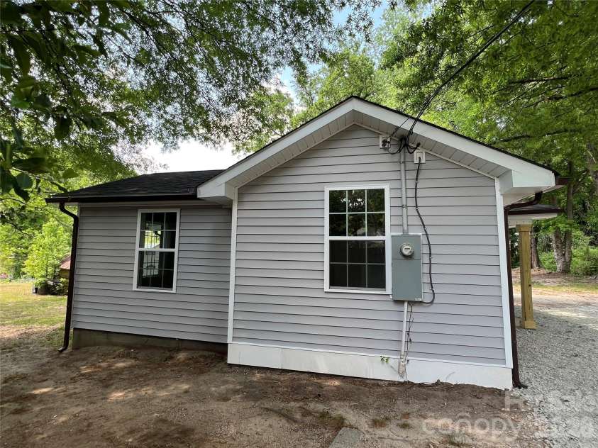 511 Murphy Street, Kannapolis, NC 28081.  MLS# CAR4370787, YatesRealty ID 16466. 