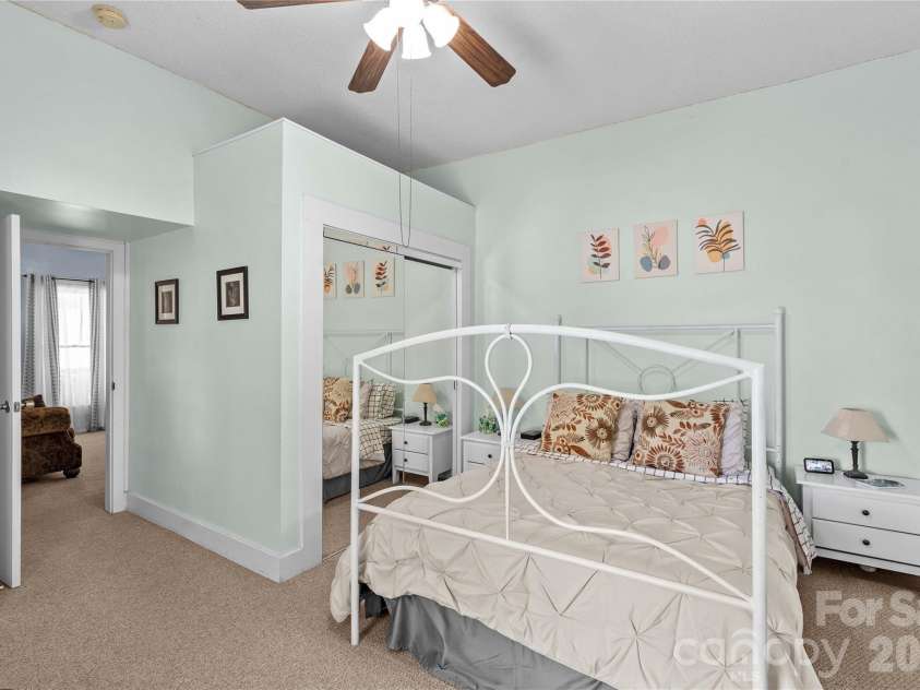 633 Race Street, Statesville, NC 28677.  MLS# CAR4372960, YatesRealty ID 16467. 