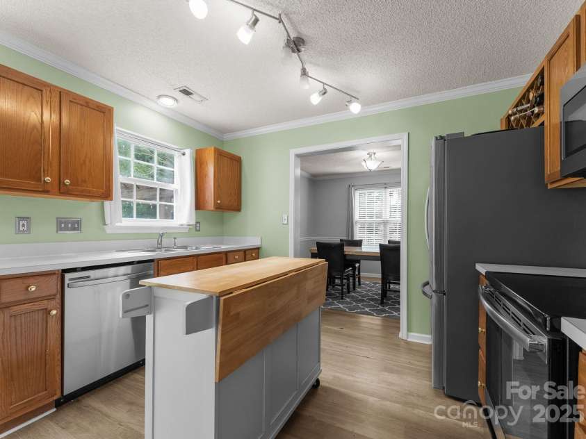 8808 Palmutum Place, Charlotte, NC 28269.  MLS# CAR4264849, YatesRealty ID 16468. 