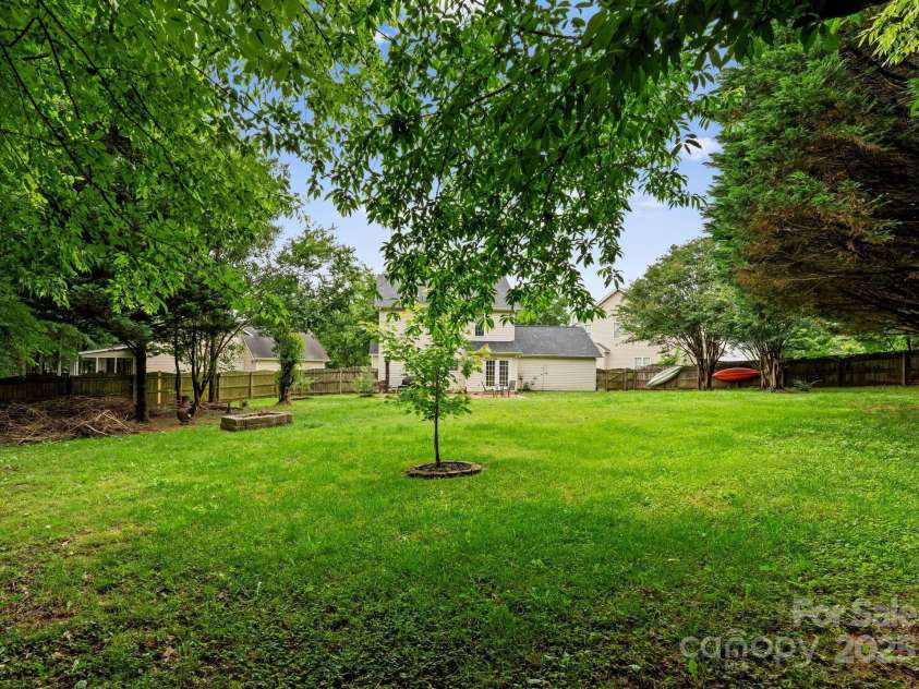 8808 Palmutum Place, Charlotte, NC 28269.  MLS# CAR4264849, YatesRealty ID 16468. 