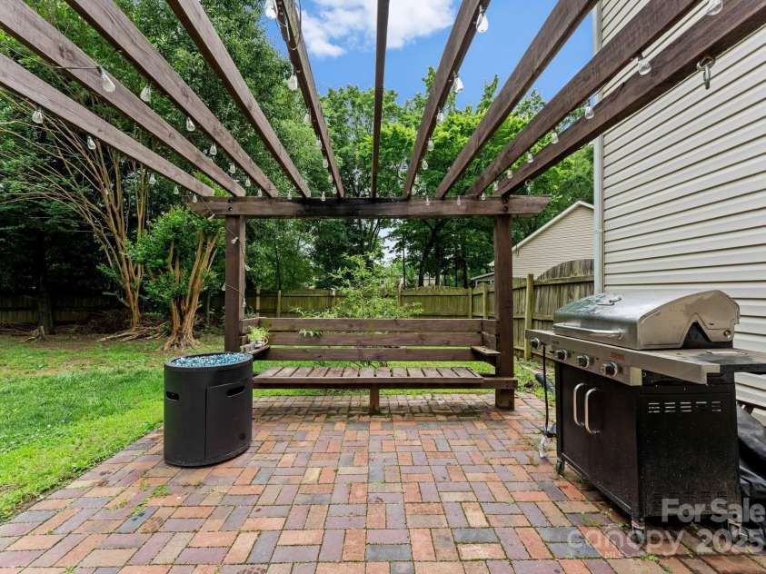 8808 Palmutum Place, Charlotte, NC 28269.  MLS# CAR4264849, YatesRealty ID 16468. 