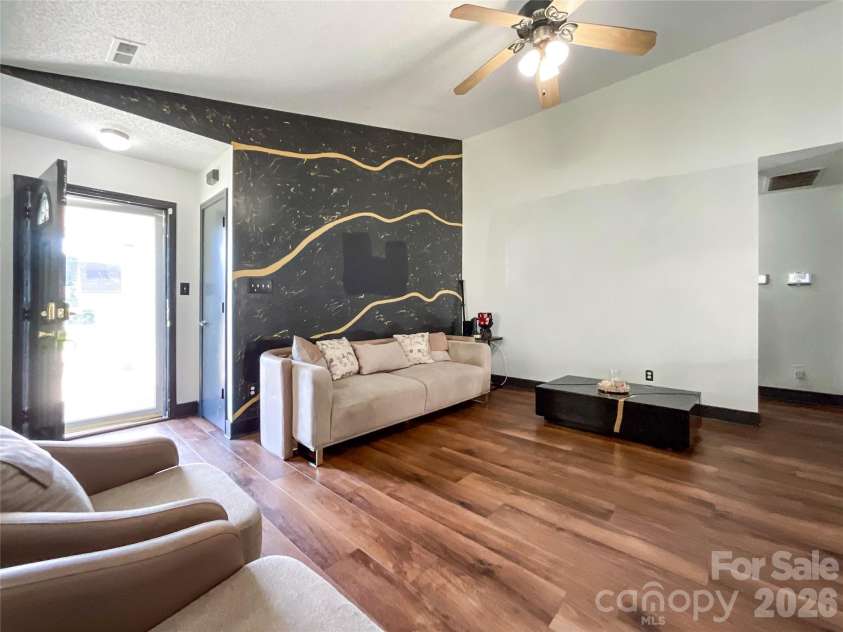 12151 Stewarts Crossing Drive, Charlotte, NC 28215.  MLS# CAR4389450, YatesRealty ID 16469. 