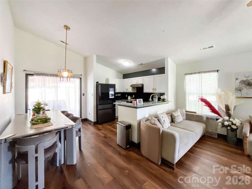 12151 Stewarts Crossing Drive, Charlotte, NC 28215.  MLS# CAR4389450, YatesRealty ID 16469. 